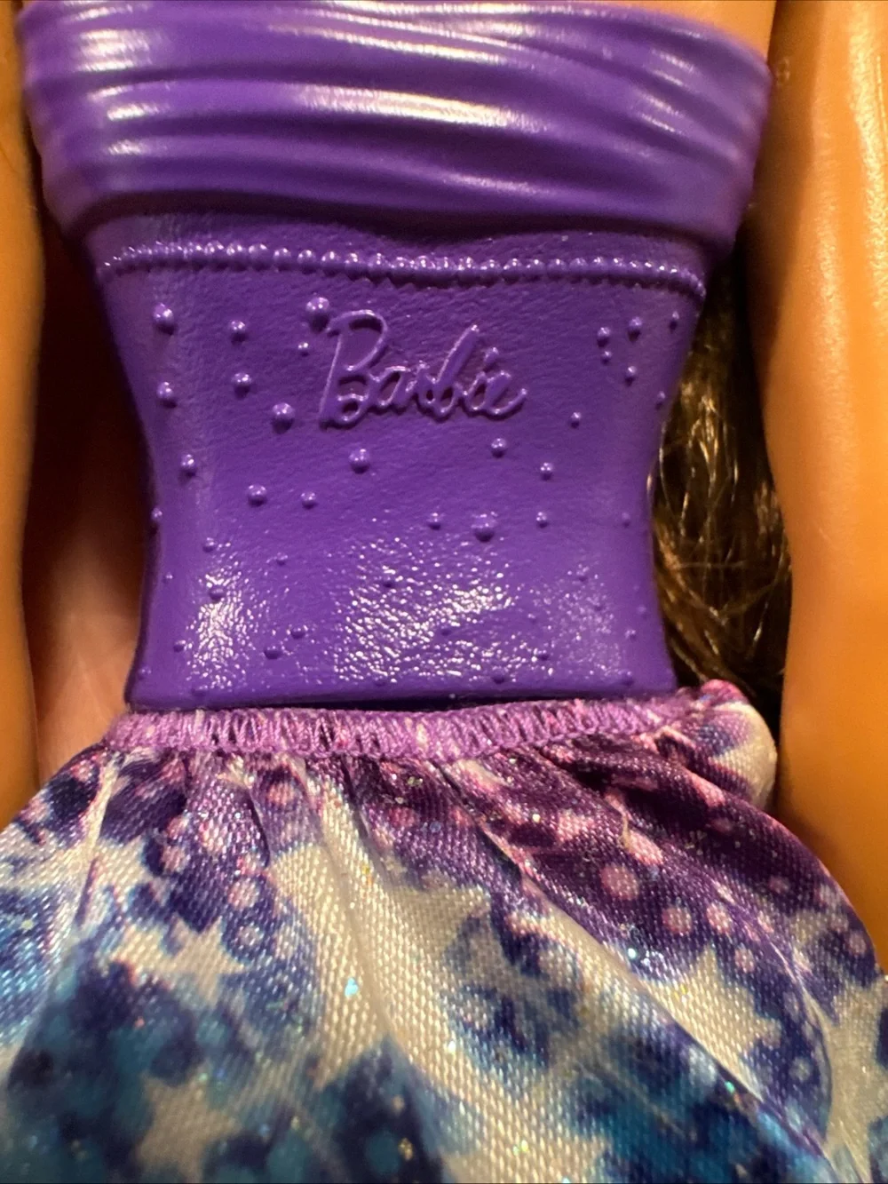 2019 Barbie Dreamtopia, princess doll Theresa, brunette with blue hair streak